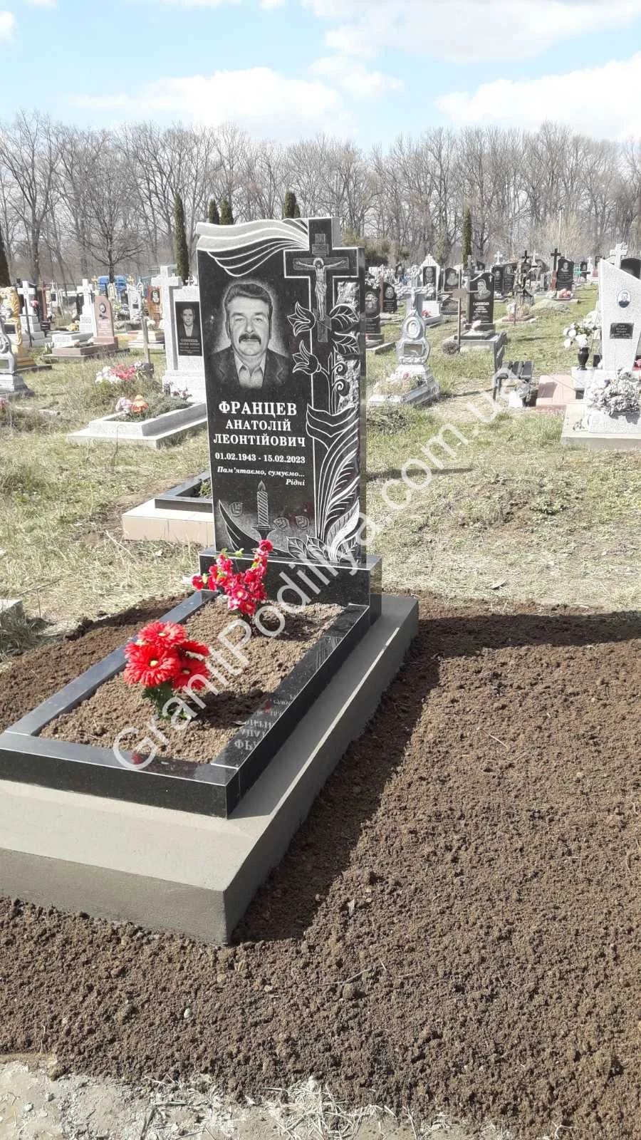 Одинарний пам'ятник з граніту - Кам'янець-Подільський | GranitPodillya